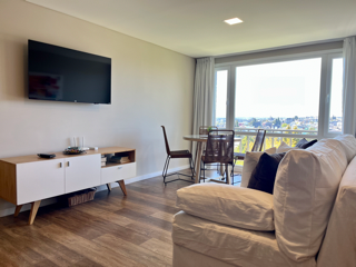 Alojamiento en el centro con vista parcial al lago y con cochera